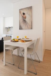 HostWise Cozy Studio with Balcony and Garage - Leça da Palmeira - 5