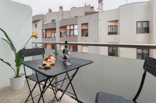 HostWise Cozy Studio with Balcony and Garage - Leça da Palmeira - 8