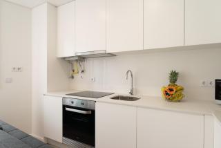 HostWise Cozy Studio with Balcony and Garage - Leça da Palmeira - 7