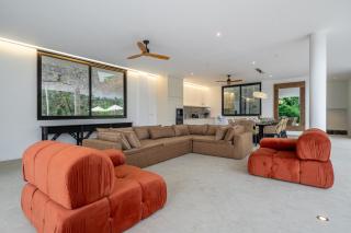Treetop Vibes - Designer Villa Overlooking Ubuds Green Canyon - Ubud - 2