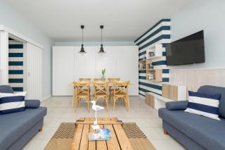 Sun Seasons 24 Cosy Apartment with Parking by Noclegi Renters - 2