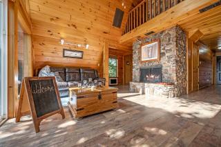 Secluded A-Frame Cabin with Incredible Views near Mountain Fork River in Oklahoma - 8