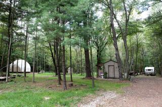 Unique Glamping Site Rental for Group Getaway in Woodridge, New York - Woodridge - 3