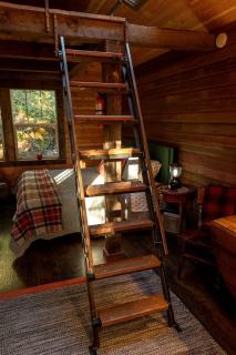 Rustic Cabin Perfect for a Secluded Weekend Getaway in Rhododendron, Oregon - Rhododendron - 9