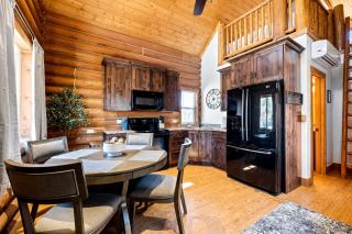 Stunning Cabin Rental for Glamping Escapes Between Bryce Canyon and Zion National Park - 6