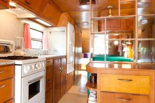 Rustic 1950s Campervan Rental on a Tranquil Farm near Poughkeepsie, Upstate New York - Woodridge - 9