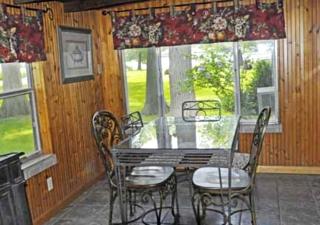 Rustic Waterfront Cottage Rental on the Guadalupe River in Texas - New Braunfels - 2