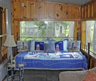 Rustic Waterfront Cottage Rental on the Guadalupe River in Texas - New Braunfels - 1