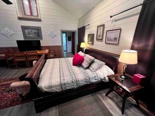 Large Vacation Rental with a Huge Deck near Franklin, Tennessee - Fairview - 2