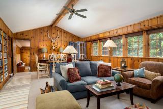 Sleek Creekside Cabin Rentals Ideal for Getaways from San Francisco, California - - 8