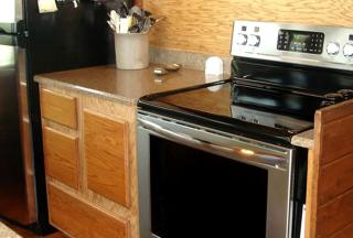 Riverfront Cabin Rental with a Private Hot Tub in Saugatuck, Michigan - Saugatuck - 2