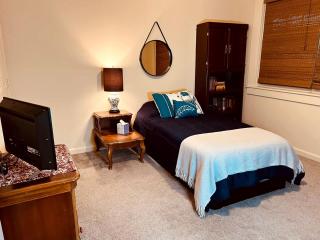Charming Cabin with Hot-tub in Franklin, Tennessee - Fairview - 3