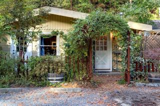 Secluded and Modern Cottage with a Fire Pit in Cazadero, California - Cazadero - 0