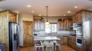 Western Cabin Surrounded by Sublime Natural Beauty near Zion National Park in Utah - Mount Carmel - 0