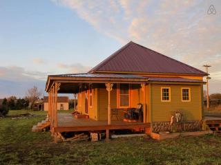 Countryside Cottage Rental on Cannonball River near the Badlands of North Dakota - Mott - 0