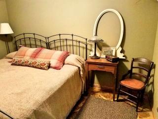 Comfortable Room Rental for a Vacation in Poweshiek County, Iowa - - 8