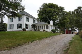 Comfortable Room Rental for a Vacation in Poweshiek County, Iowa - - 4