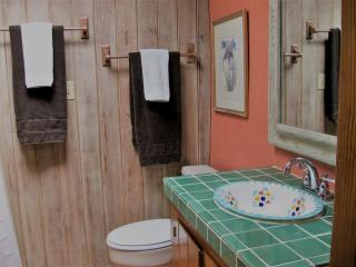 Charming Farm Cottage for Two near Taos Ski Valley, New Mexico - Taos - 4