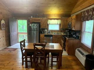 Enchanting Log Cabin in the Woods just Outside of Gatlinburg, Tennessee - Sevierville - 5
