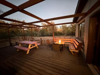 Cozy Creekside Cottage with Deck and Fire Pit in Camp Verde, Arizona - Camp Verde - 3