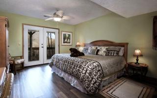 Cozy Smoky Mountain Cabin Retreat in Maggie Valley, North Carolina - Maggie Valley - 4