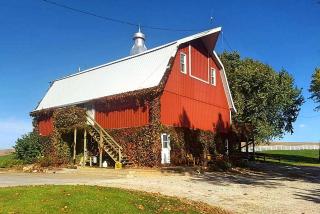 Spacious Vacation Rental for 22 Guests in a Rural Setting in Montezuma, Iowa - - 8