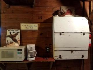 Spacious Vacation Rental for 22 Guests in a Rural Setting in Montezuma, Iowa - 1