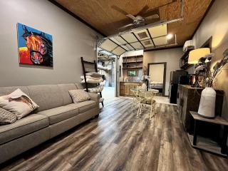 Private Secluded Barn with Comfy Interior and Fire Pit in Tennessee - 7