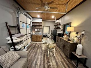 Private Secluded Barn with Comfy Interior and Fire Pit in Tennessee - 4