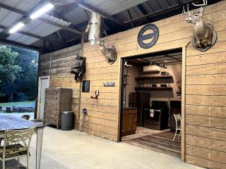 Private Secluded Barn with Comfy Interior and Fire Pit in Tennessee - 2