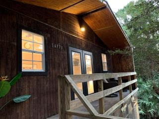 Modern Treehouse Rental with Pool for Glamping in Florida - 0
