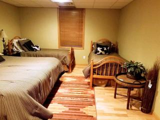 Cozy Family Accommodation for Five Guests in Montezuma, Iowa - 2