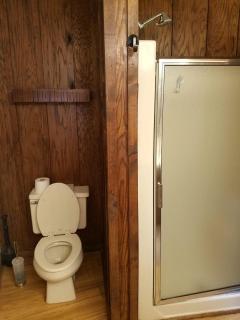 Spacious Round Tree House Ideal for a Remote Escape in North Carolina - Rougemont - 4