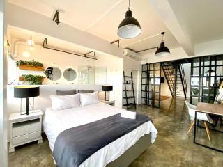 Loft with Rooftop in Woodstock - 9