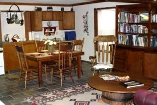 Pet-Friendly Accommodation on a Ranch in McDade, Texas - 9