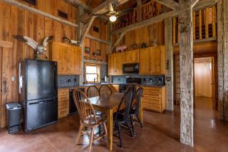 Glamping Cabin Rental for Groups on Lake Buchanan in Texas Hill Country - Bluffton - 3