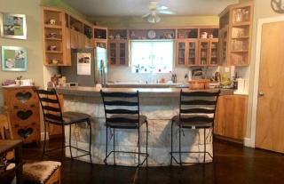 Romantic Suite Rental for Couples at Ranch Retreat near Smithville, Texas - - 8