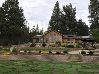 Luxury Cabin Rental with a Fire Pit in Coulterville, California - Coulterville - 9