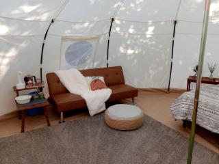Charming Lakefront Bell Tent Perfect for a Romantic Escape in Wisconsin - - 4