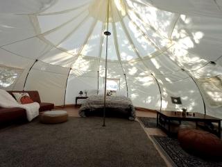 Charming Lakefront Bell Tent Perfect for a Romantic Escape in Wisconsin - - 1