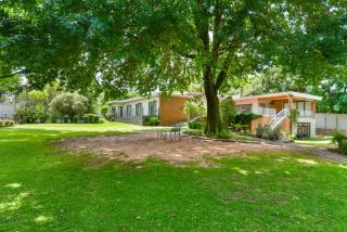 4 Bedroom - Family Home - Tennis Court - Pool - Johannesburg - 1