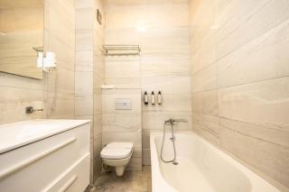 Studio Deja Blue White Tower - Mamaia - 3