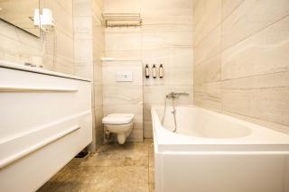 Studio Deja Blue White Tower - Mamaia - 1