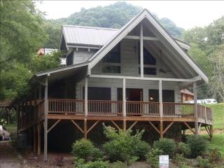 Luxury Cabin Rental With Creek Access in Maggie Valley, North Carolina - Maggie Valley - 8