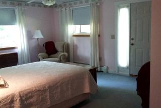 Romantic Room Rental on a Lovely Farm near Hillsboro, Ohio - 8
