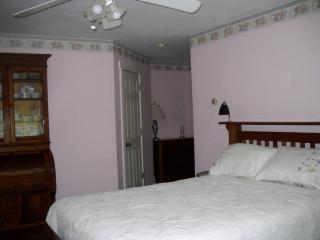 Romantic Room Rental on a Lovely Farm near Hillsboro, Ohio - 7