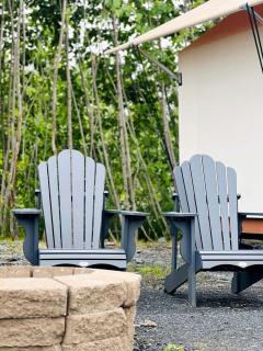 Cute and Comfortable Safari Tent in Seward, Alaska - Amazing Glamping Accommodation with Breathtaking Mountain Views - 7