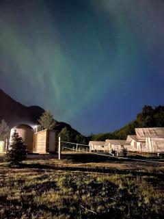 Cute and Comfortable Safari Tent in Seward, Alaska - Amazing Glamping Accommodation with Breathtaking Mountain Views - 3