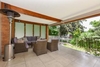 4 Bedroom - Family Home - Tennis Court - Pool - Johannesburg - 3