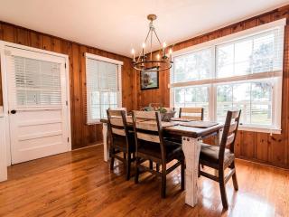 Lovely Three-Bedroom Cabin with Private Pier on Saint Simons Island, Georgia - Saint Simons Island - 5